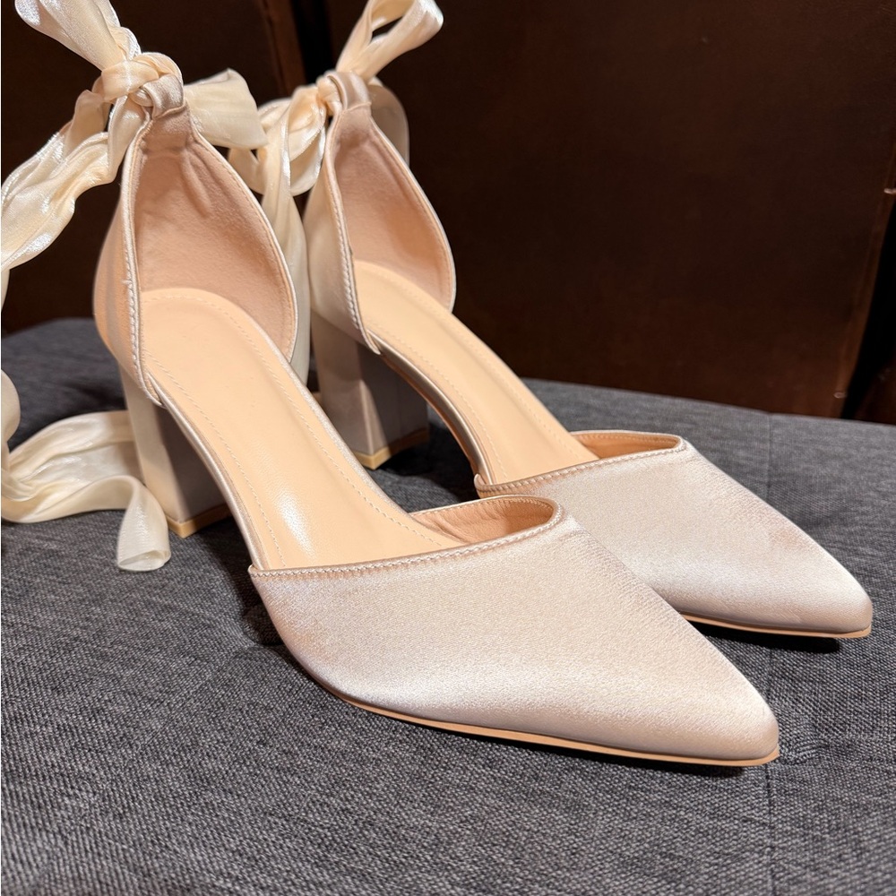 Wedding shoes Satin Ankle-Tie Pointed Toe Block Heel Pumps - Cream - Picture 11 of 11